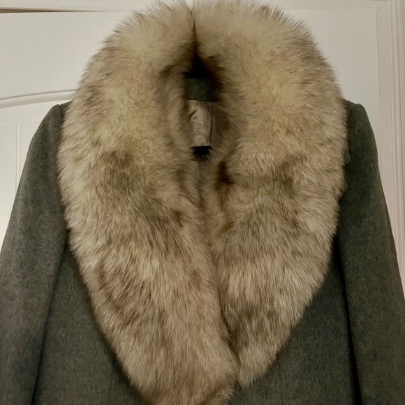 STUNNING! SUPER RARE Vintage ‘MONTALDO’S’ Gray Regency Cashmere And Fur Coat! - Picture 7 of 16
